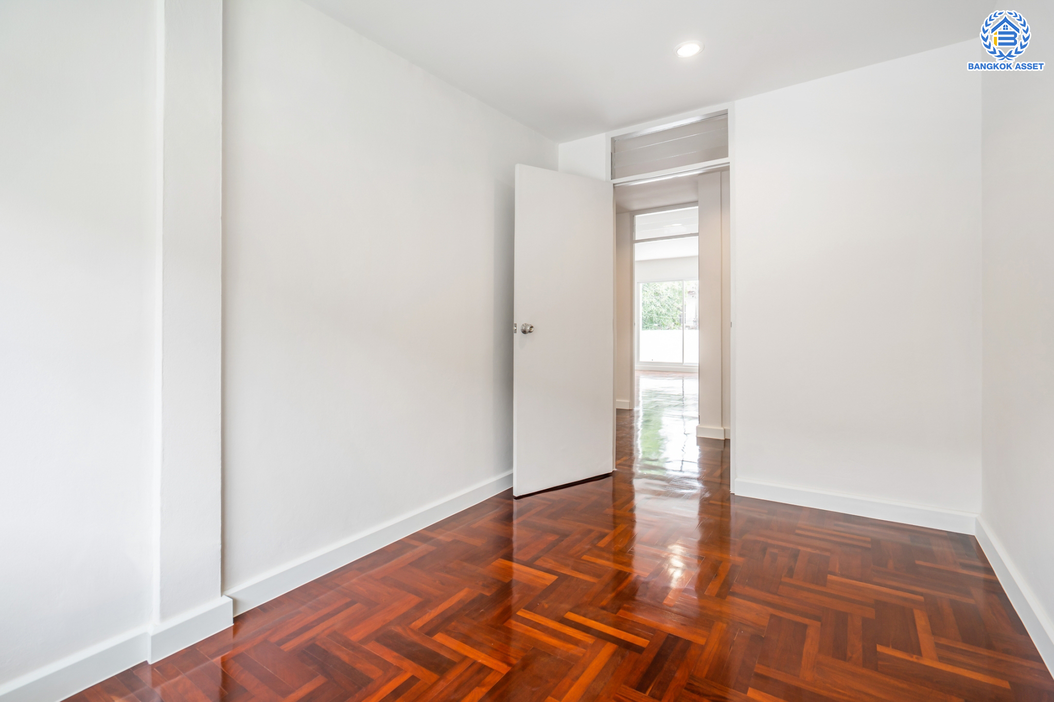 บ้านมือสองตกแต่งใหม่ ทาวน์เฮ้าส์ทำเลโซนเมือง! ม.เกร็ดแก้วการ์เด้น รัตนาธิเบศร์-แคราย ที่สุดของความคุ้ม! เนื้อที่ 24 ตร.ว. ฟังก์ชัน 3 ห้องนอน 2 ห้องน้ำ 1 ที่จอดรถ บนทำเลศักยภาพ ใกล้ทางด่วน "งามวงศ์วาน" เซ็นทรัลรัตนาธิเบศร์ และรถไฟฟ้าสายสีม่วง "สถานีบางกระสอ"…